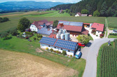 Bauernhof mit Photovoltaikanlage