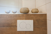 Toiletten-Spülung und Accessoires
