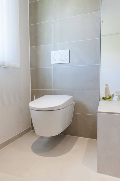 Toilette im Badezimmer