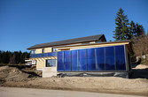 Sonnenhaus mit Solarthermie am Nebengebäude