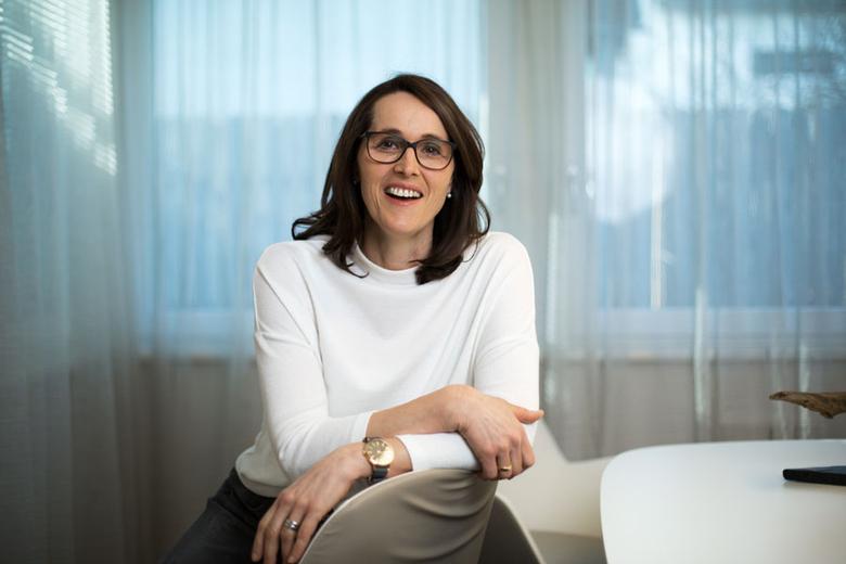 Porträt Gabriele Grünseis, Geschäftsleitung Baddesign bei Grünseis Installateur und Baddesinger in Hohenzell