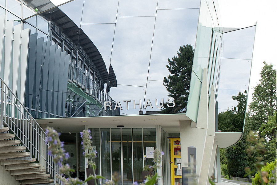 Außenansicht des Rathauses in Hard