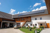 Bauernhof mit Photovoltaikanlage