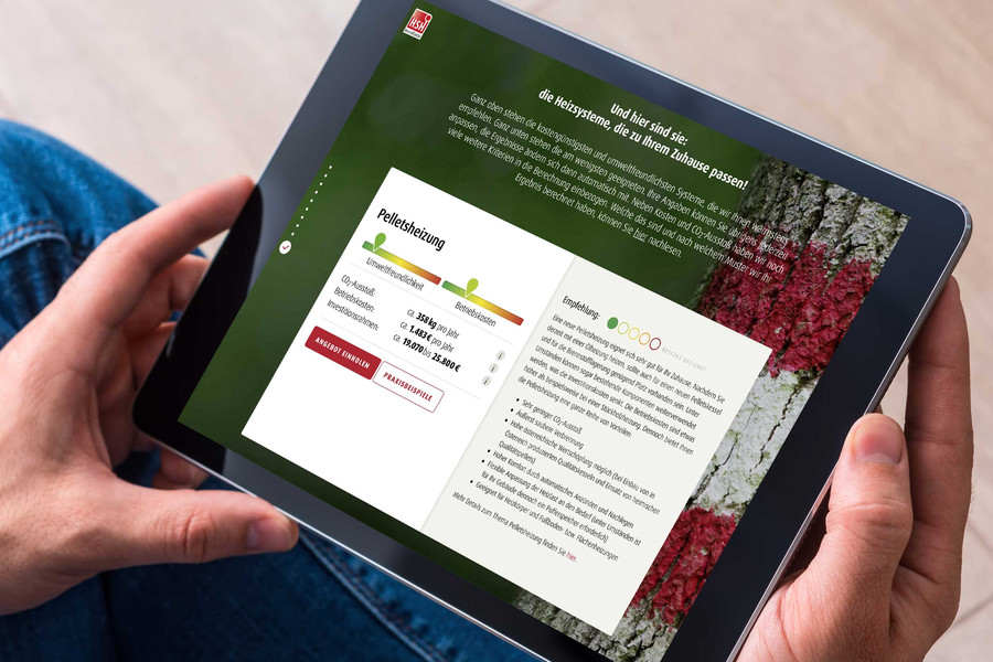 Das Tablet-Display zeigt ein Kostenbeispiel für den Umstieg von Öl oder Gas auf Pellets.