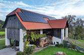 Bauernhof mit Photovoltaikanlage