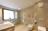 freibegehbare Dusche und Bidet