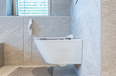 Bad mit Dusch-WC