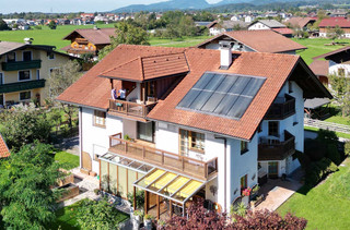 Im Wohnhaus der Wallingers wird mit Energie aus Grundwasser und Sonne geheizt