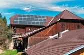 Bauernhof mit Photovoltaikanlage