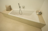 Wellness-Badewanne mit Sitzbank