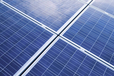 PV-Anlagen produzieren erneuerbaren Solarstrom, den Sie in Ihrem Haushalt verbrauchen können