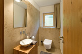 Badezimmer mit Naturstein
