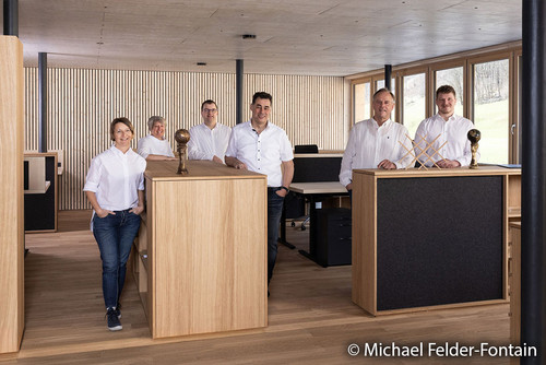 Das sechsköpfige Team der Morscher Bauprojekte GmbH im neuen Büro „In der Mellen“