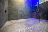 Bad mit bodenebener XL-Dusche