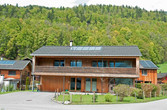 Mehrfamilienhaus mit SST Indach Solarthermieanlage, Referenzprojekt eines HSH-Installatörs