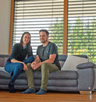 Kathrin und Patrick Höfler in ihrem energieeffizienten Niedrigenergiehaus