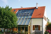 Solaranlage am Dach eines Hauses