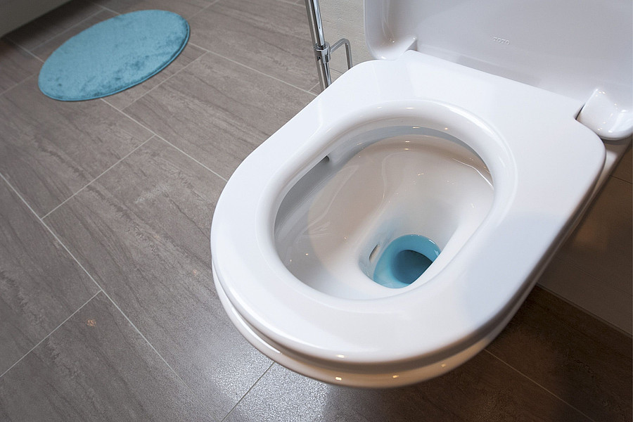 Wandhängendes, spülrandloses WC