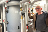 Entwickler und Erfinder Rudolf Weimann im Technikraum