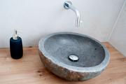 Steinwaschbecken in umgesetzten Kunden-WC, Quasnitschka Haustechnik Stockerau
