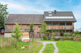 Mehrfamilienhaus mit SST Indach Solarthermieanlage, Referenzprojekt eines HSH-Installatörs