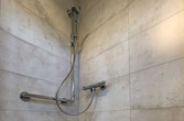 Duscharmatur mit Thermostat, Handbrause und extralangem Griff 
