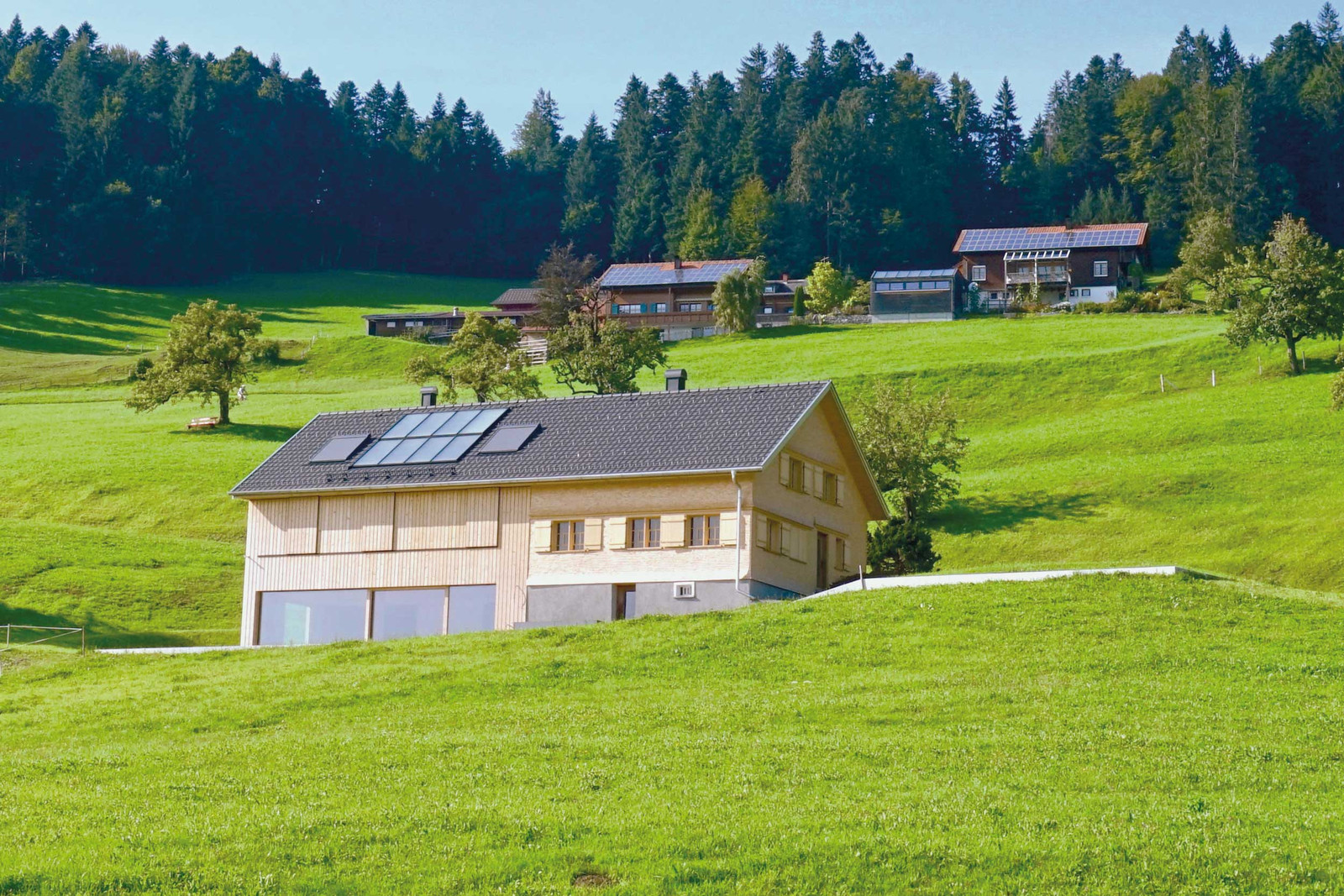 In diesem sanierten Altbau wird mit Wärmepumpe und Solar geheizt.