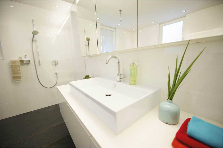 Waschtisch und Möbel aus Corian