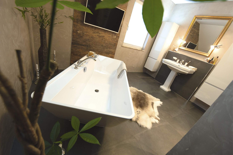 Bad mit freistehender Badewanne 