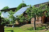 Nebengebäude mit Photovoltaikanlage