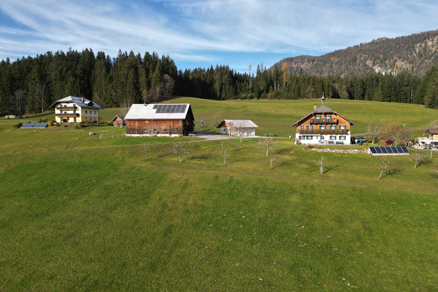 Appartementhaus, Stadel und Bauernhaus der Familie Steiner